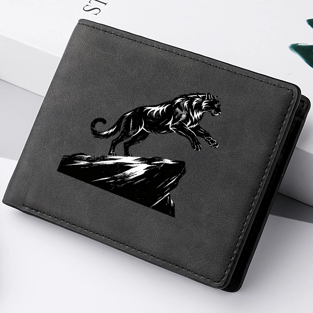 Herren-Geldbörse aus PU-Leder, zweifach faltbar, mit Black-Panther-Motiv, kurze Ausführung, mehrere Kartenfächer, mit Reißverschluss-Münzfach, geeignet für US-Dollar-Bargeld