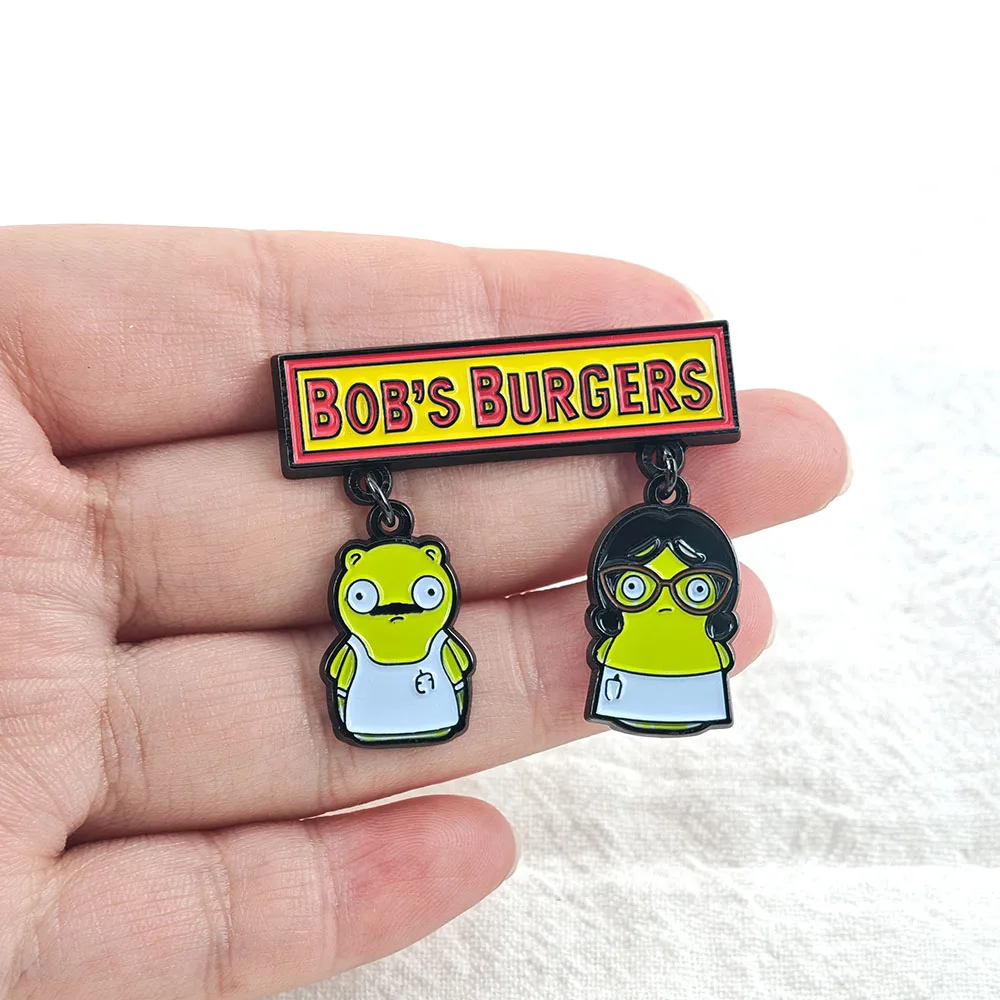 Niedliche grüne Monster-Anstecknadel aus Emaille, niedliche Brosche mit beweglicher Kette, Cartoon-Reversnadel, lustiger Schmuck für Fans, Geschenk für den Rucksack. – Detail 4