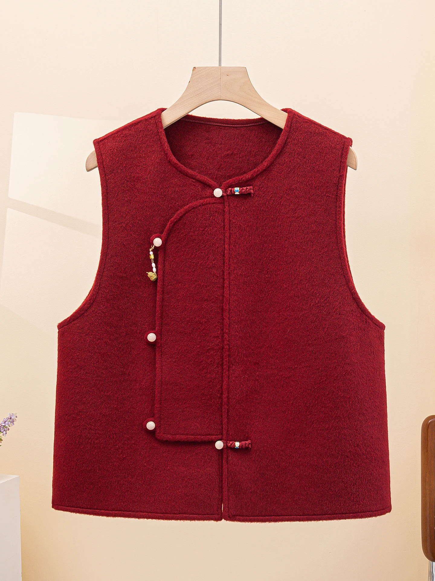 

Red Woolen Chinese Sle Jaet Vest Women's round Ne Single Button ort Faionable Small Size Button ort Vest