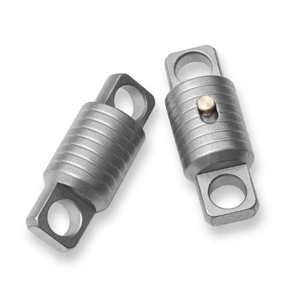 

New Portable Titanium Alloy Keychain Ultra-light 360° Rotatable Keyring Brass Keychain Outdoor Small Tool