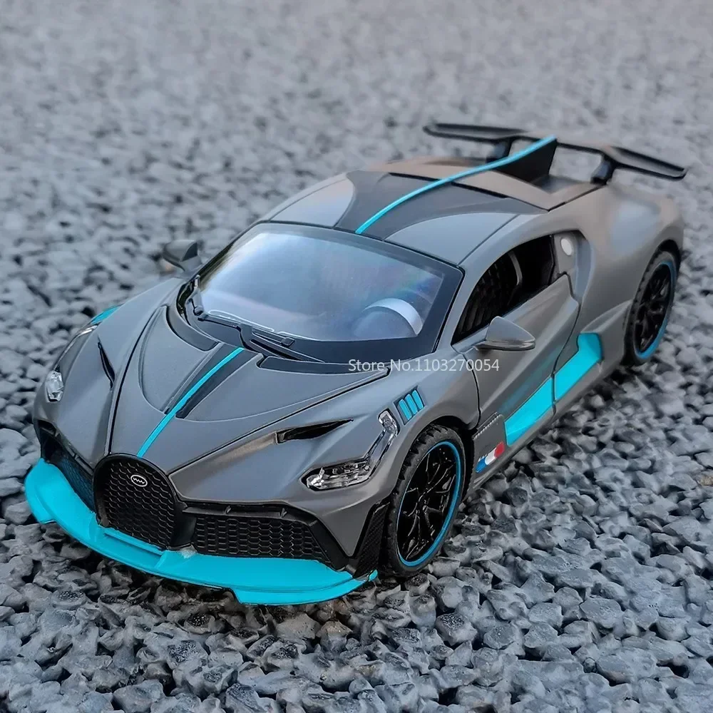 1:32 Bugatti Divo juguete de aleación coche en miniatura modelo Metal Diecast coche deportivo sonido luz tirar hacia atrás vehículos juguete regalos de navidad para niños