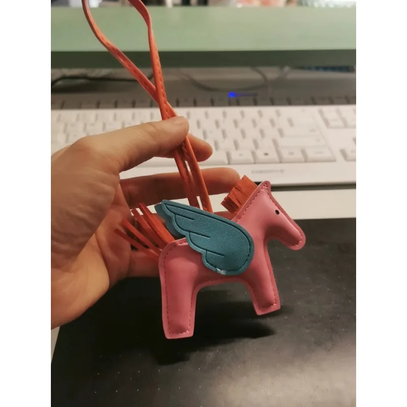 Mini Angel Pegasus Hand Sewn PU Leather Foal Pendant Ladies Bag Fashionable and Exquisite Accessories Sister Best Friend Gift