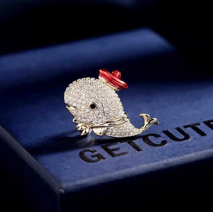 Creative Full Rhinestone Fish Wearing A Hat Brooches For Women Men Fashion Cute Dolphin Pins Jewelry Gift Party Office Accessory