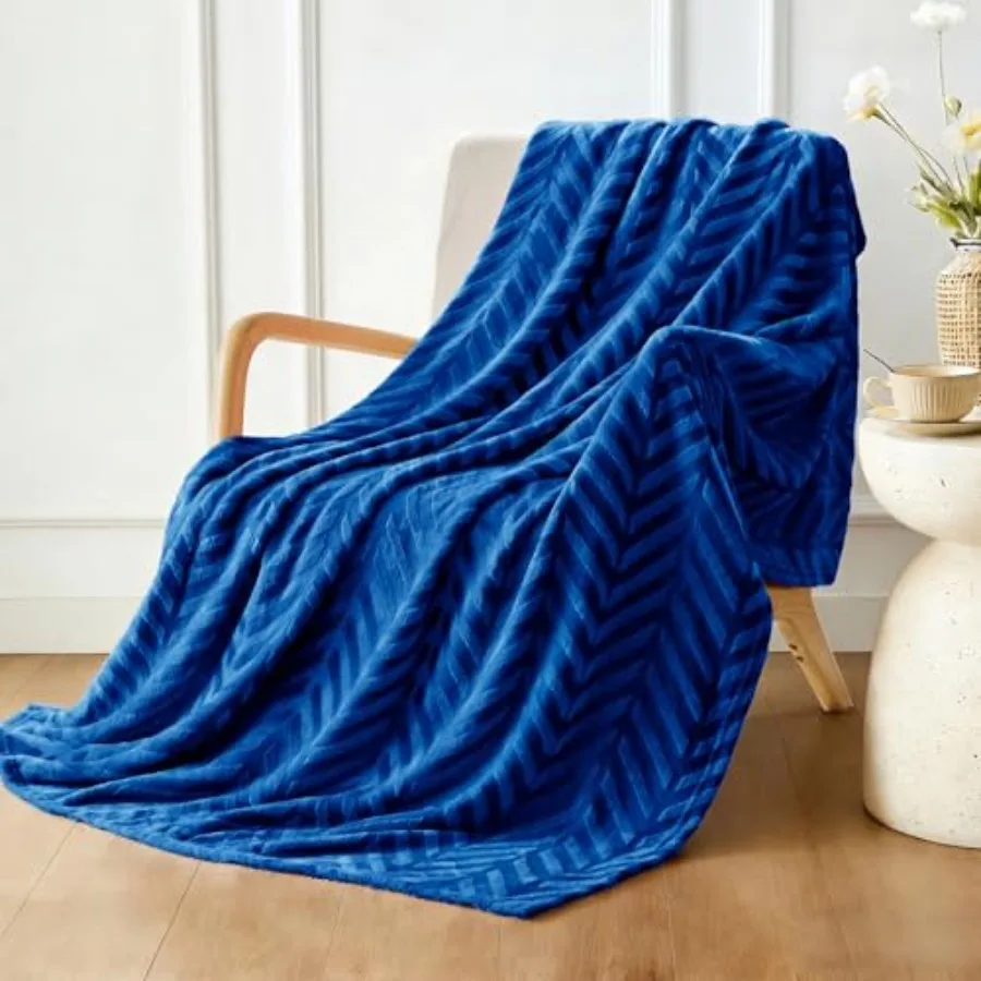 

Flannel Fleece Throw Blanket for Couch Sofa Bed, Soft Velvet Lightweight Throws Plush Fluffy Chevron Design Decorative Blankets