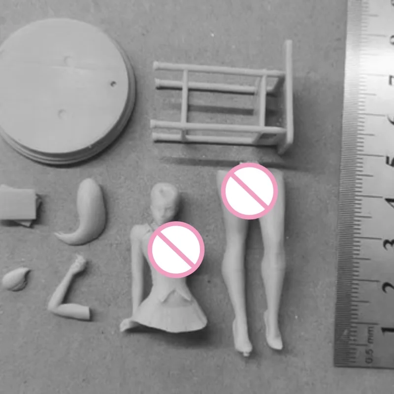 Zestaw modelarski figurki żywicznej nauczycielki w skali 1/24, niezmontowany, niepomalowany.