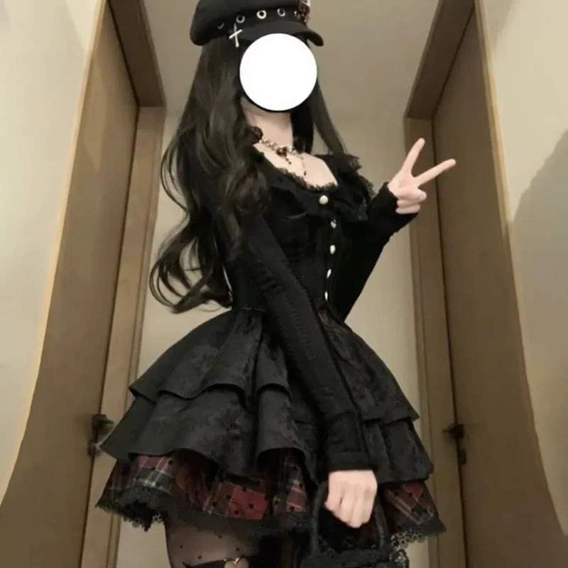 

Французская принцесса Хепберн Стиль Крутой пряный кардиган с длинными рукавами Красное черное пышное платье Комплект из двух предметов