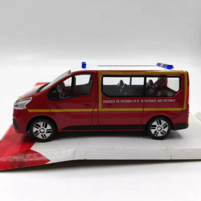 دييكاست 1:43 ريد فان الشرطة سبيكة نموذج سيارة الكبار الكلاسيكية جمع ثابت عرض ألعاب للأولاد
