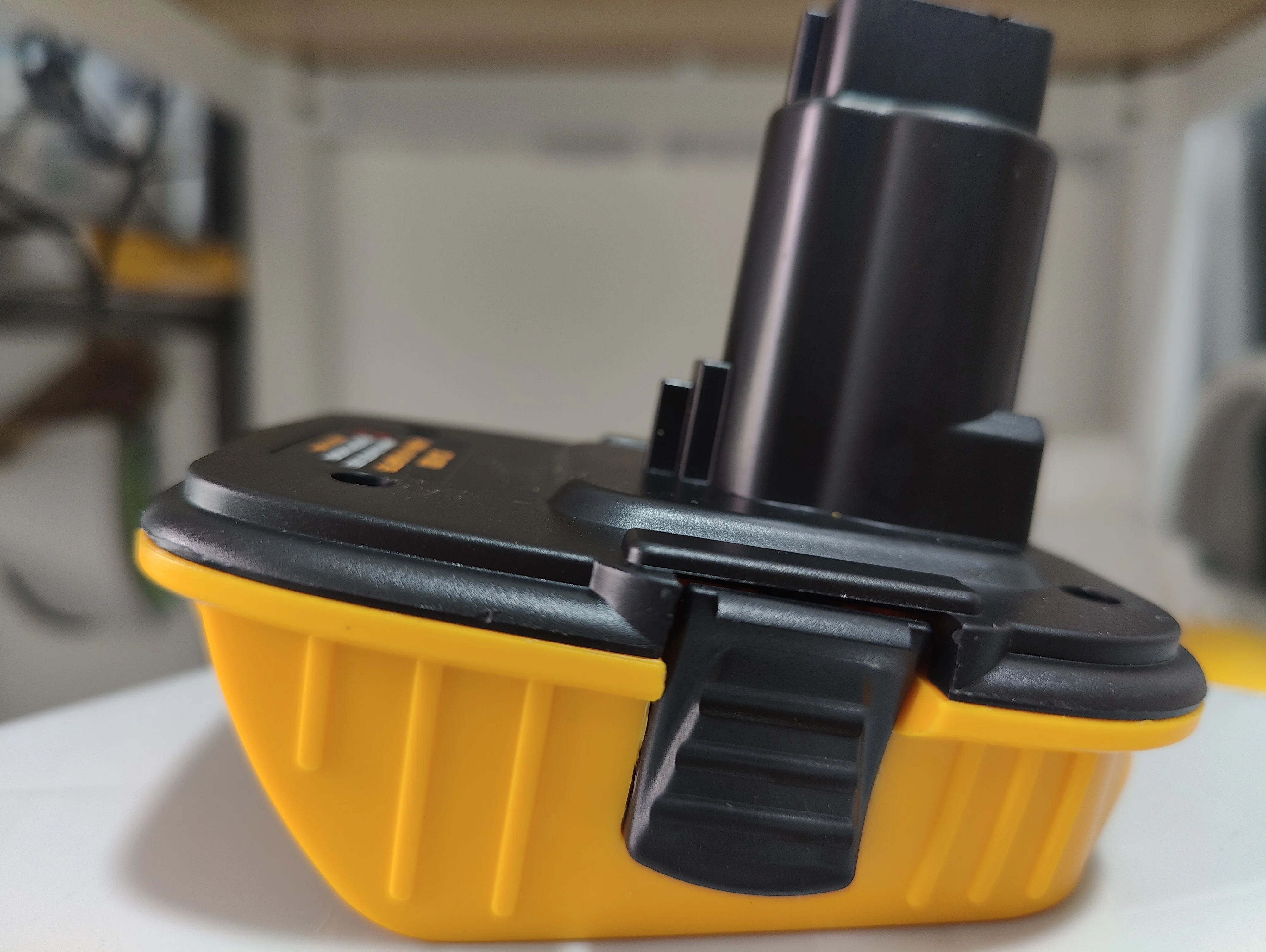 

Сменный адаптер DCA1820, 2 шт., для адаптера Dewalt от 18 В до 20 В, для литий-ионных аккумуляторов Dewalt 20 В DCB206, подходит для Dewalt