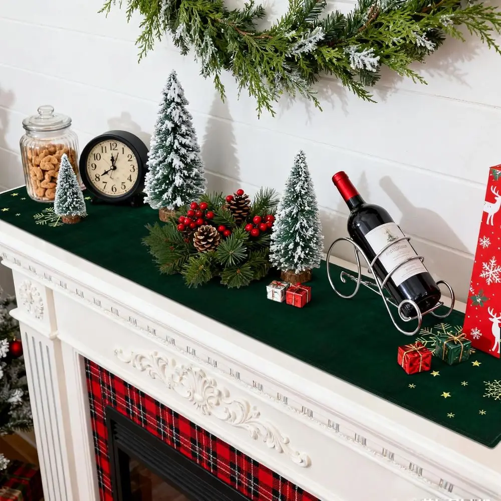 مجموعة مفارش ومفارش طاولة مخملية أنيقة مطرزة باللونين الأخضر والذهبي على شكل أوراق هولي لعيد الميلاد، مقاس 10 × 72 بوصة لديكور الطعام الاحتفالي