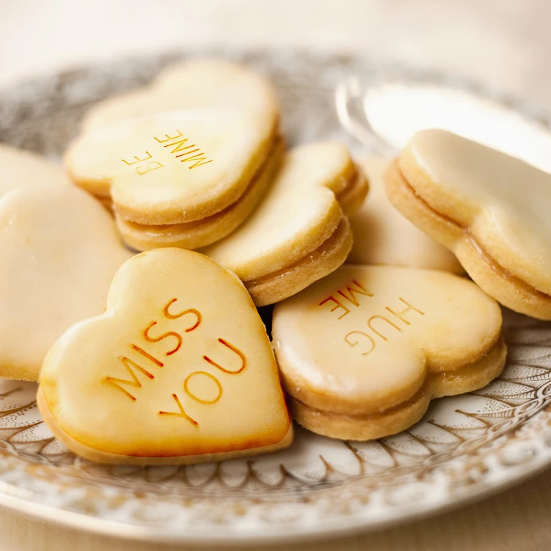 Molde de plástico en forma de corazón para el Día de San Valentín, cortadores de galletas en forma de corazón, suministros de decoración de pasteles para fiestas y bodas, 1 Juego