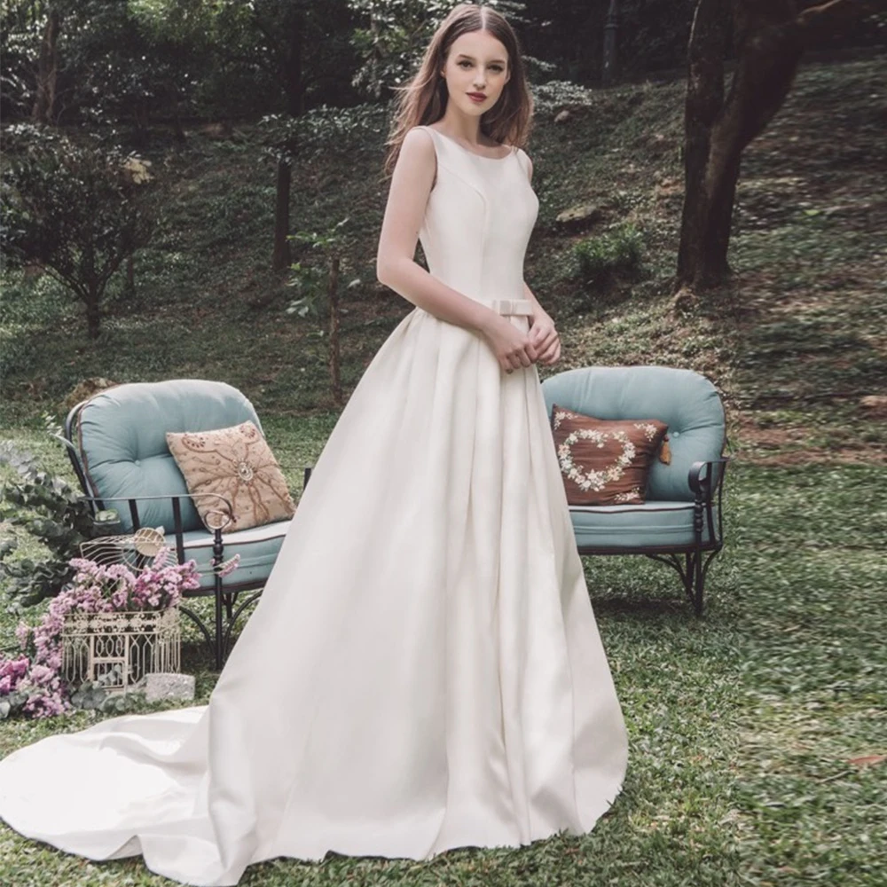 

Classic Hall Wedding Dresses Crepe Fabric A-line Wedding Party Dress Ivory O-Neck Belt Bow Covered Buttons Backless Wedding Gown
