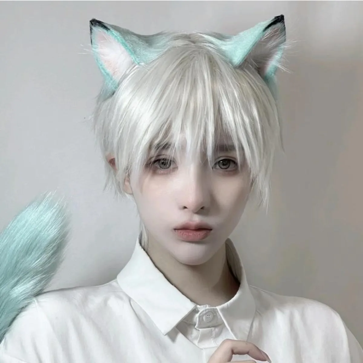 Witte korte haar volledige pruik voor mannen, Japanse Shota-stijl unisex hittebestendige cosplay pruik