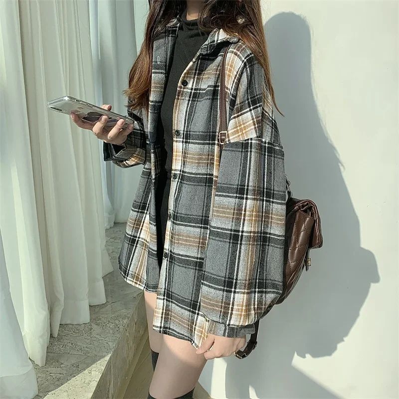 Flannel Plaid Shirt Women Long Sleeve Collared Button Down Oversized Check Blouse Shacket Female Street Style Casual Outfit