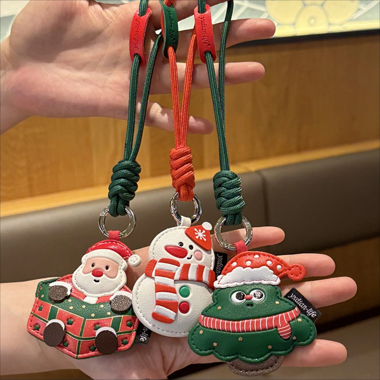 Cute Christmas PU Leather Keychain Santa Snowman Reindeer X‑mas Tree Bag Pendant  Lanyard Key Ring Holiday Party Gift Ornament