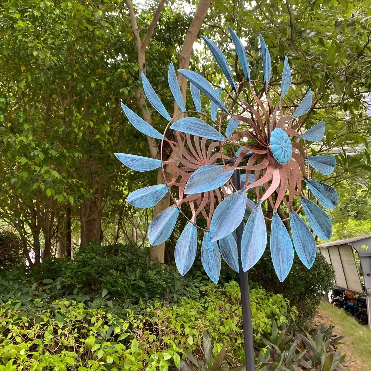 Metal Iron Blue Leaf Windmill Double-Sided Rotating Ornaments Yard Outdoor Garden Decoration Fashion Watches