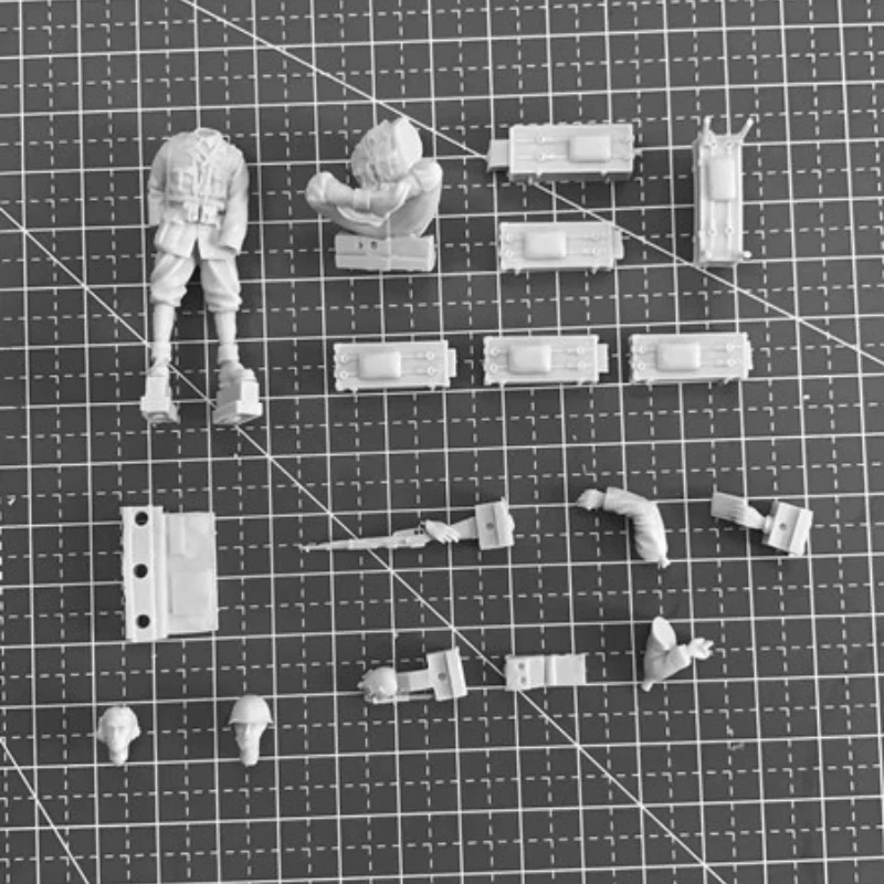 1/35 Scale History Mini Italy Communications Soldiers and Equipment Micro Scene Layout Resin Model Kit Unassembled Unpainted