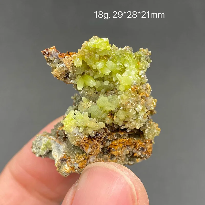 100%  Natural pyromorphite Mineral Specimens Stones and Crystals Healing Crystal