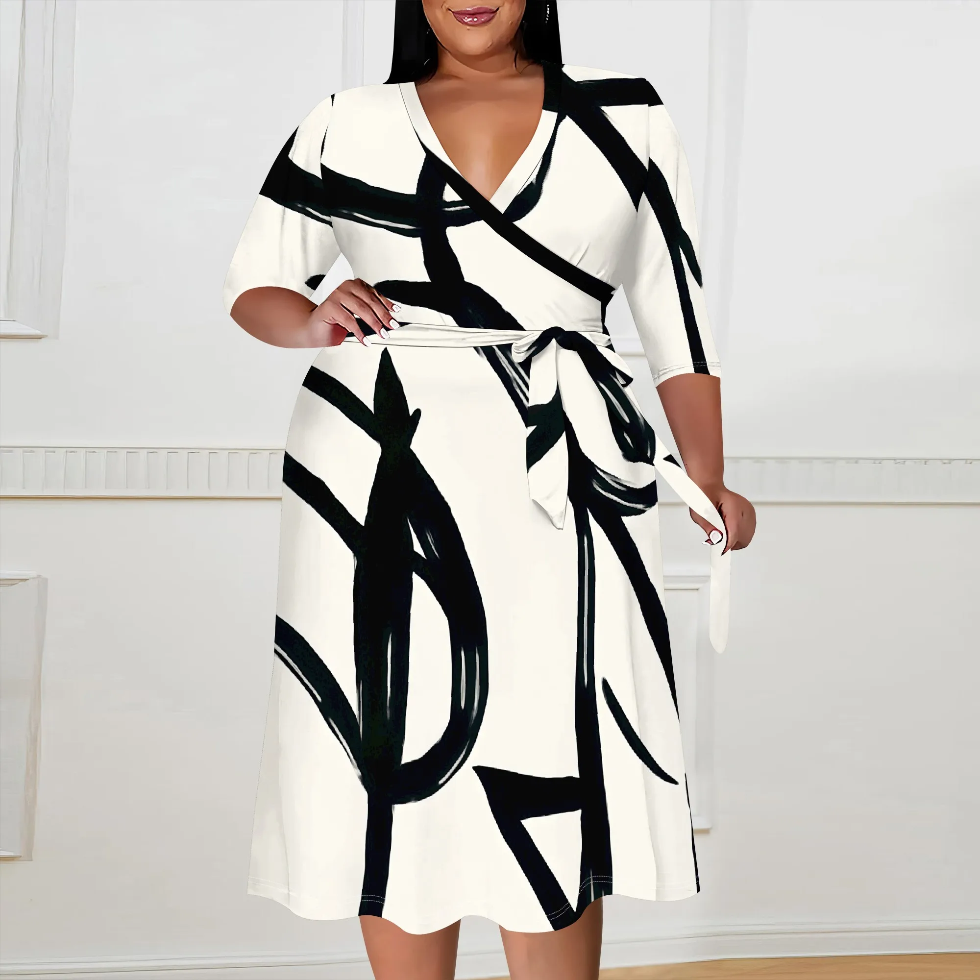 

Abstract Print Women's Maxi Dress XL-6XL, V-Neck Casual Summer Dress with Belt, Black & White Bold Lines