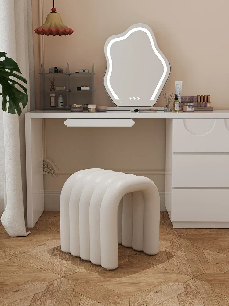 Nordic internet celebrity small stool, makeup stool, high-end feeling cream style bedroom, home light luxury dressing stool