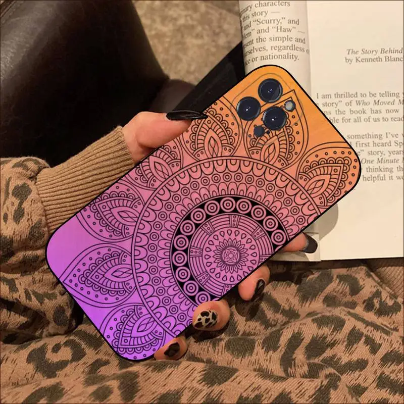 Mandala Flower Phone Case For iPhone 8 7 6 6S Plus X SE 2020 XR XS 14 11 12 13 Mini Pro Max Mobile Case