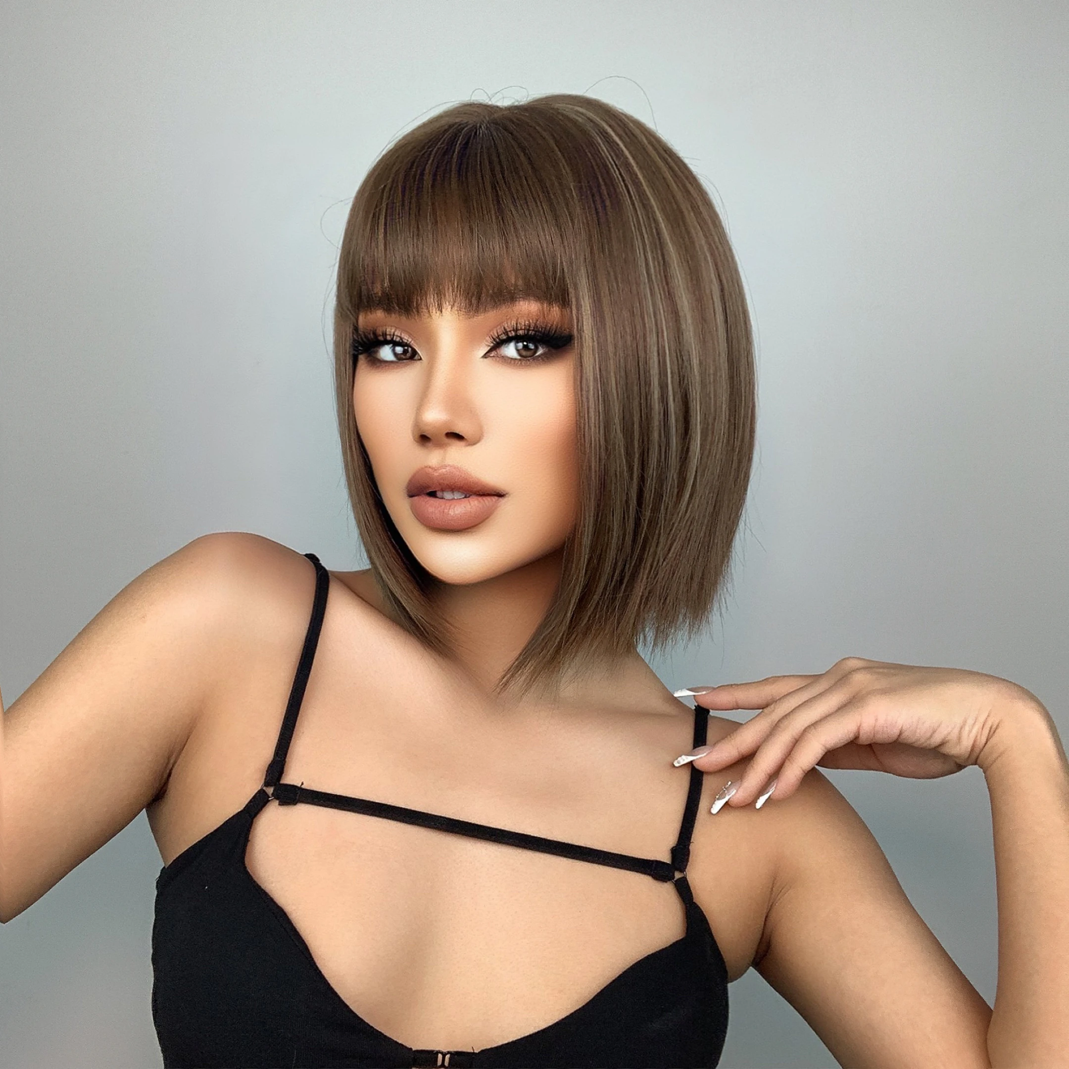 LOUIS FERRE Brown Highlight Short Straight Hair Wig Mixed Brown Bob Wigs With Bangs for Women Daily Party High Temperature Fiber