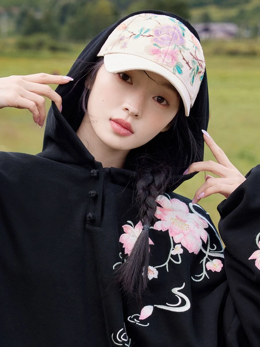 Embroidered Sweatshirt women's Black Retro Hooded Top Autumn And Winter New women's Shirt National Style Blck Embroidery Top