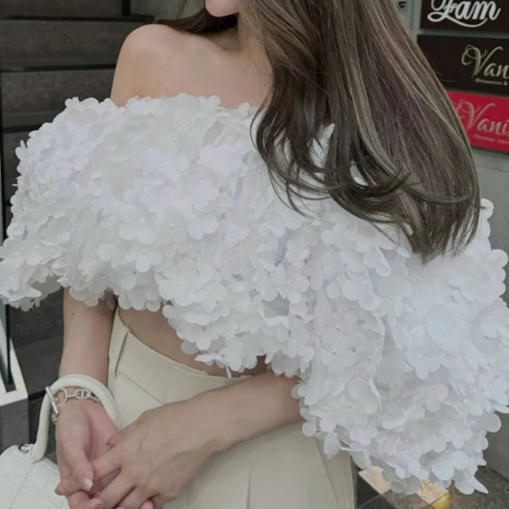 Kuzuwata ユニークな絶妙な 3D 花びらシャツスラッシュネックショートセクシーセレブエレガントブラウス日本オフショルダー甘い Blusas