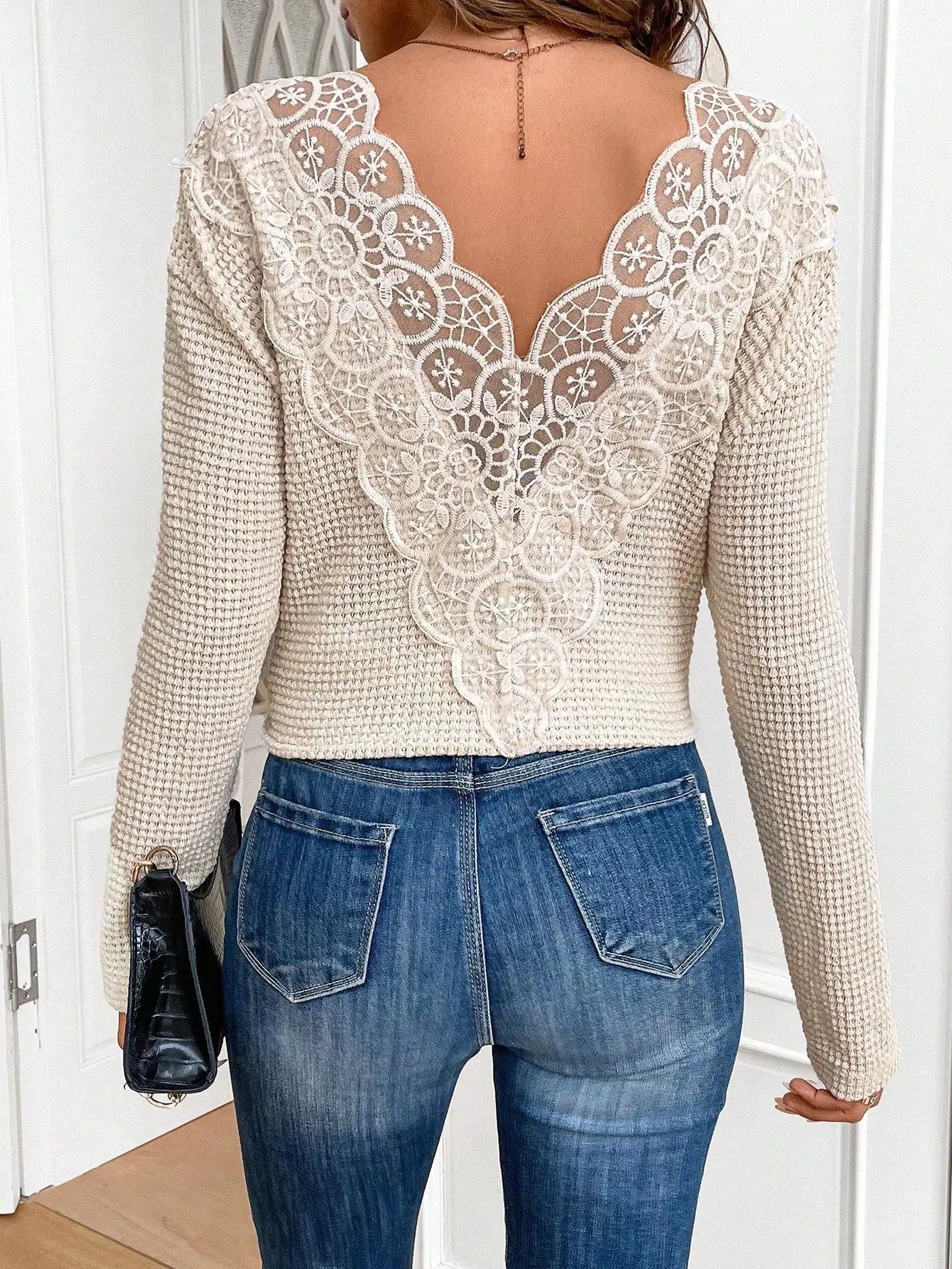 

Осенне-зимний вязаный пуловер для женщин, европейский и американский дизайн, кружевной тонкий топ с лямкой на шее и длинными рукавами