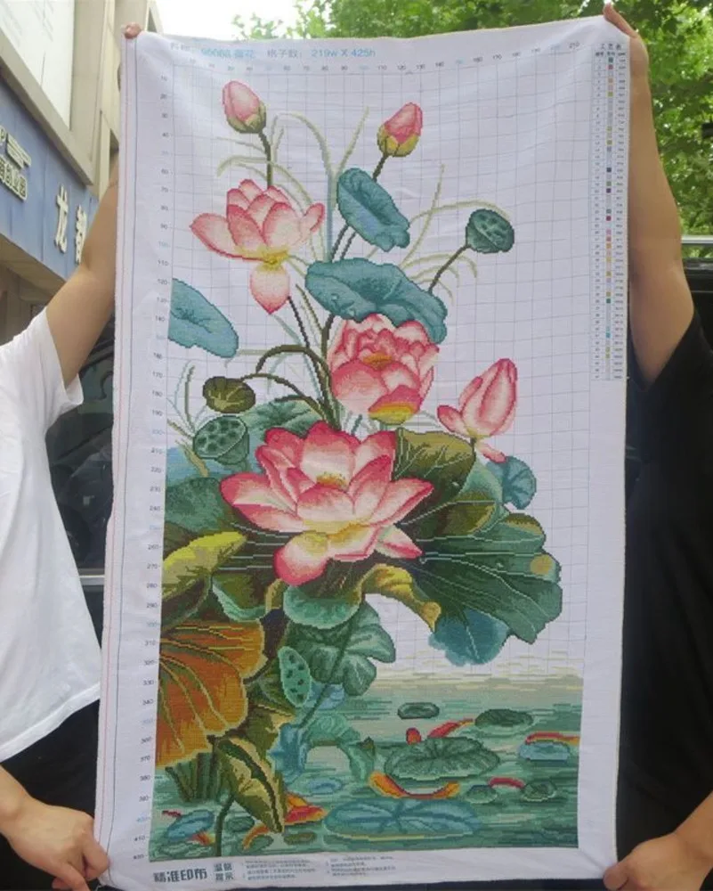 

Handmade cross stitch finished product with lotus and lotus charm scenery, surplus every year. New style living room and bedroom