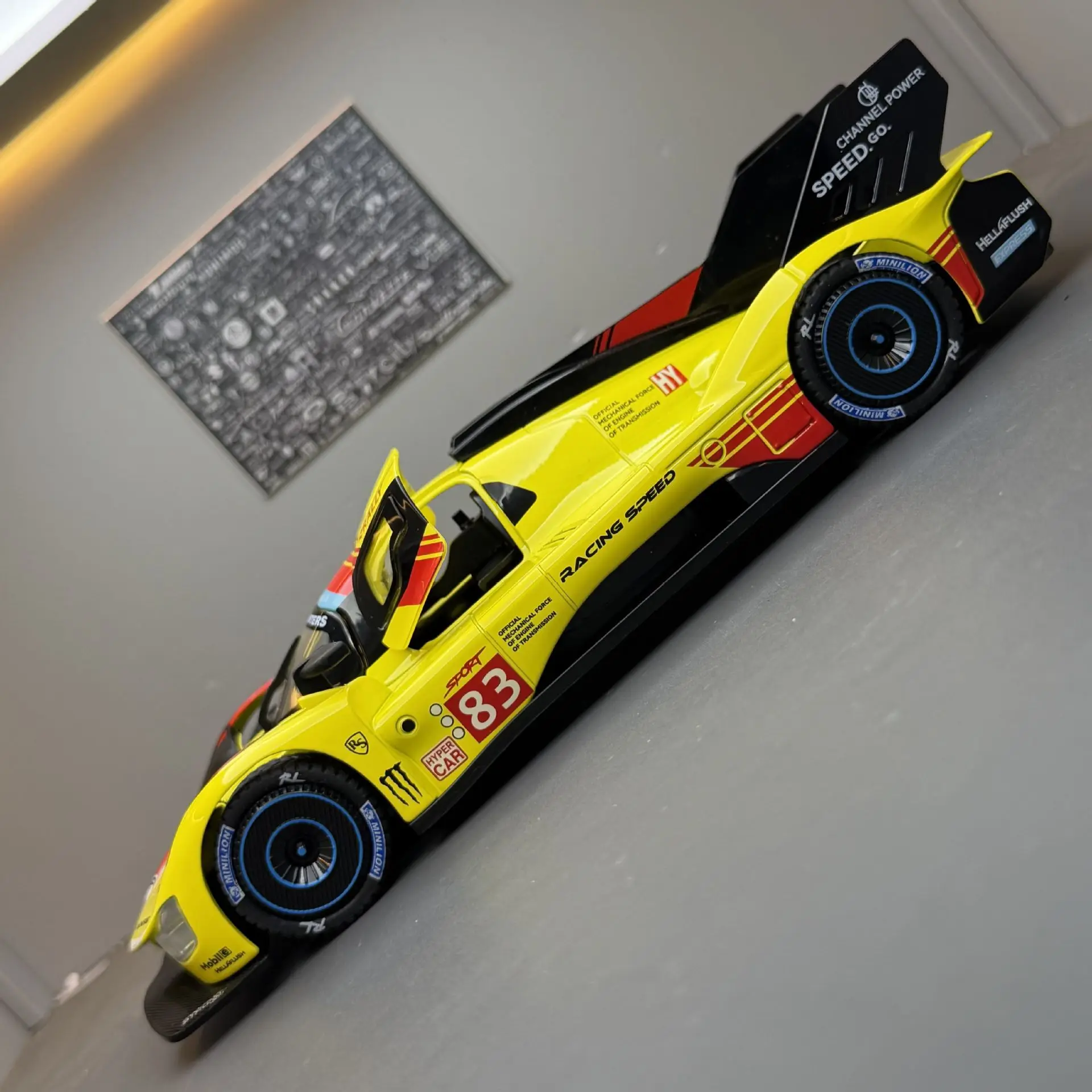 1:22 499 Sportwagen Modell Spielzeug Metalldruckguss Musik Licht Zurückziehen Türen Geöffnet Fahrzeugmodelle Jungen Geburtstagsgeschenke