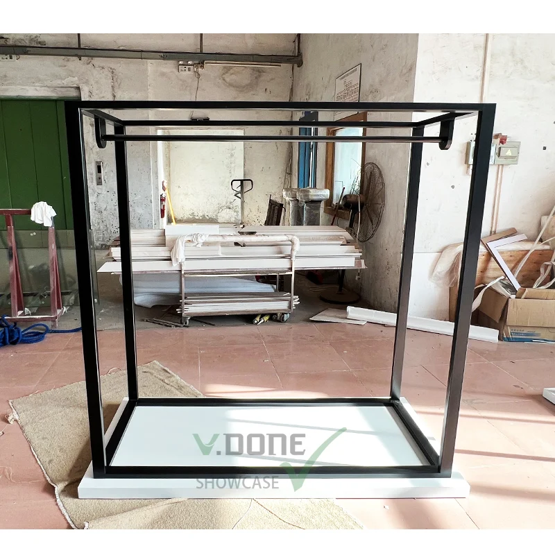 

Customize.High-End Modern Customizable Metal Garment Display Racks & Shelves Clothing Store Decoration