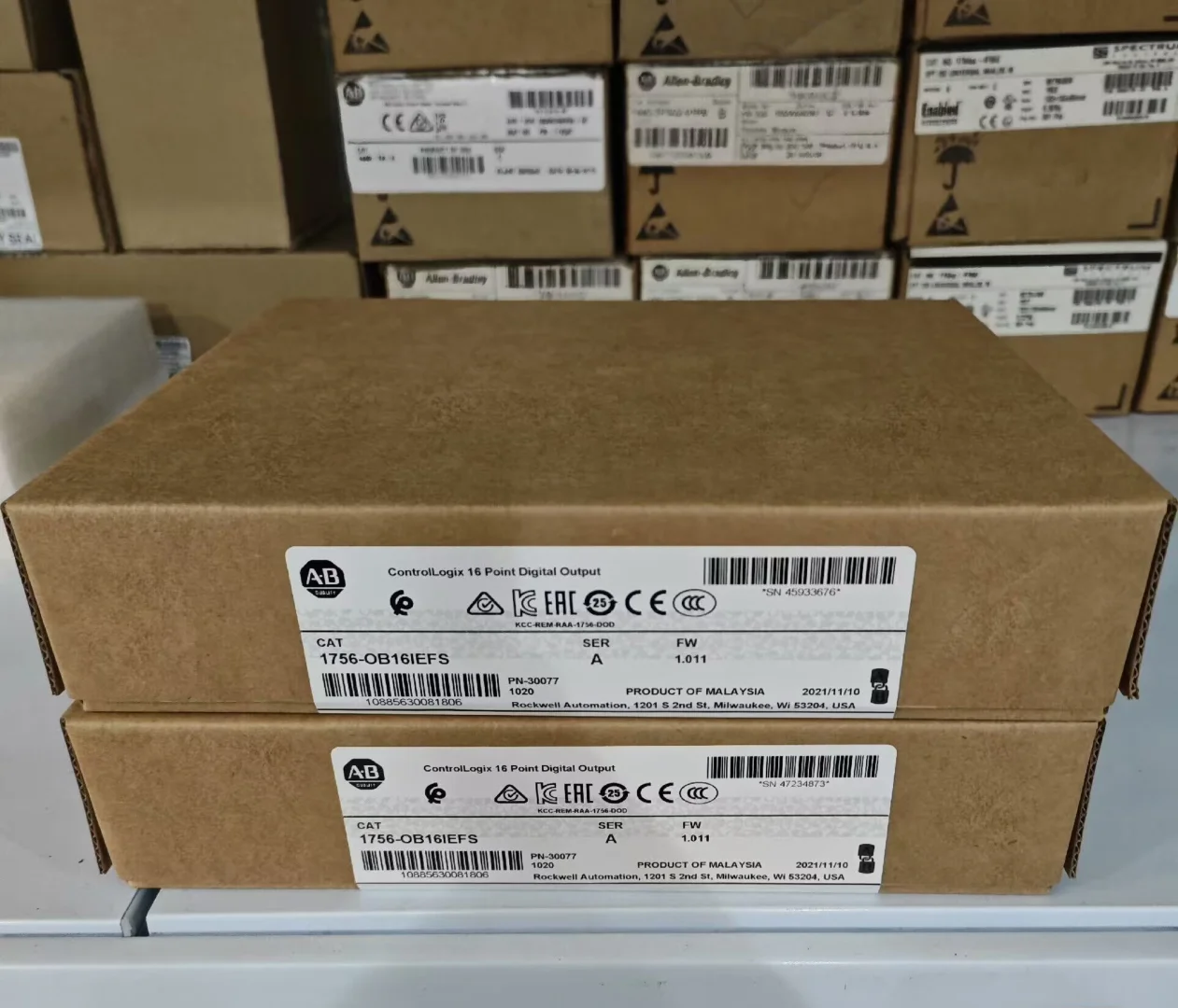 

1PC NEW AB 1756-OB16IEFS 1756OB16IEFS A IN BOX BRAND