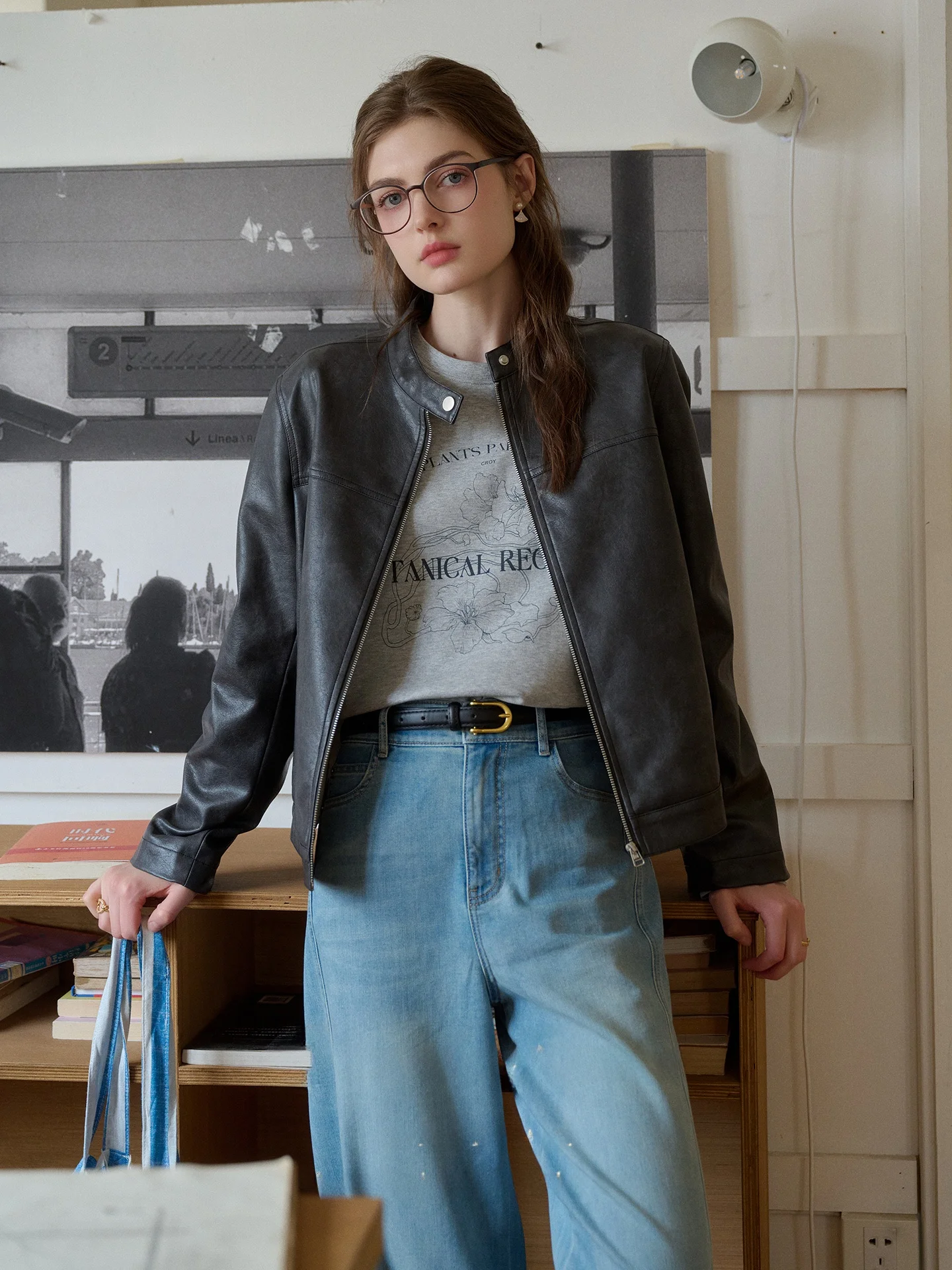 Jaqueta Simples Retro em Couro PU para Mulheres, Tamanho Pequeno, Gola Alta, Zíper, Ajuste Solto, Moda Jovem para o Dia a Dia