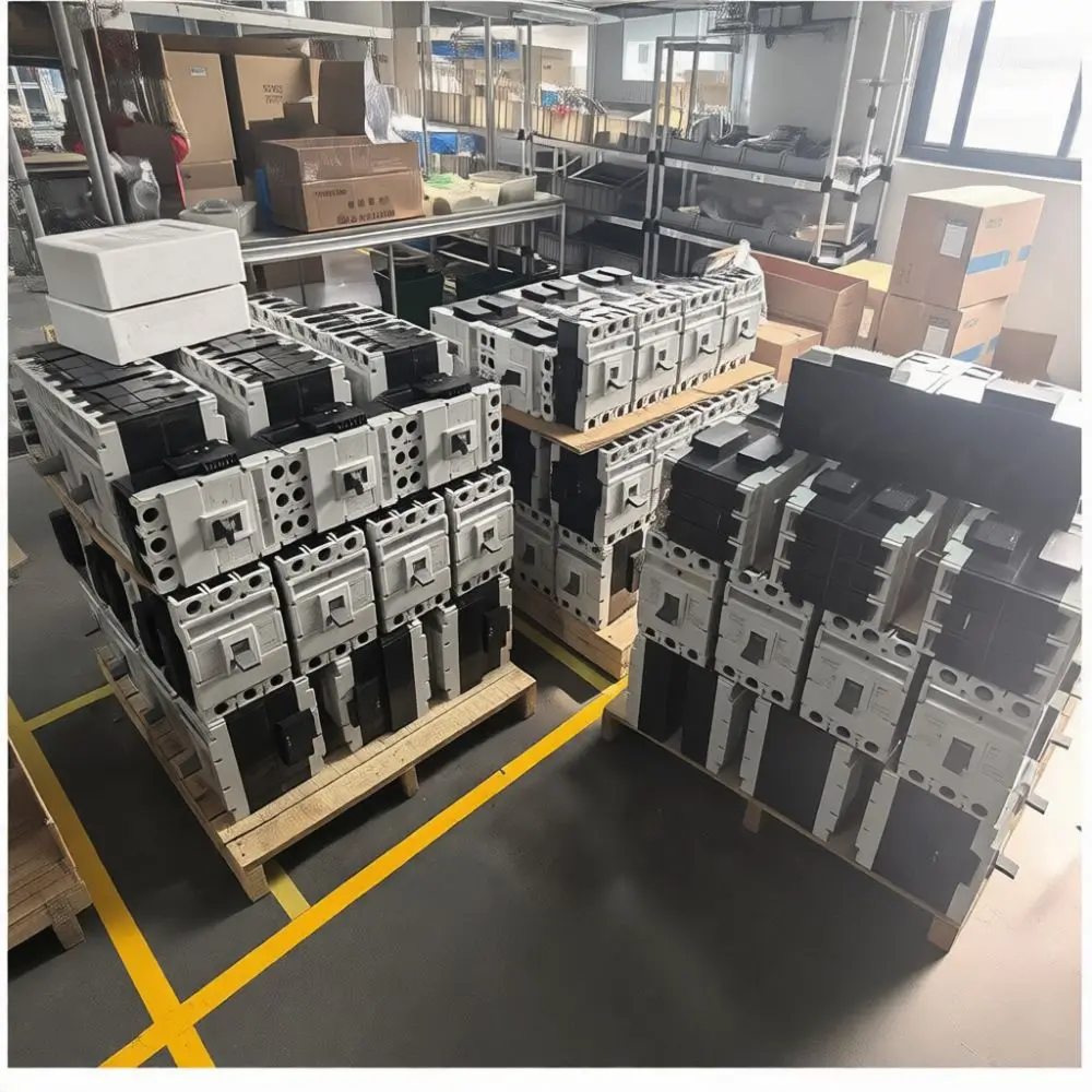 Reliable DC Molded Case Circuit Breaker 1P 2P 125A 250A Solar Pv System Protection Thermal Magnetic Switch Electrical Parts