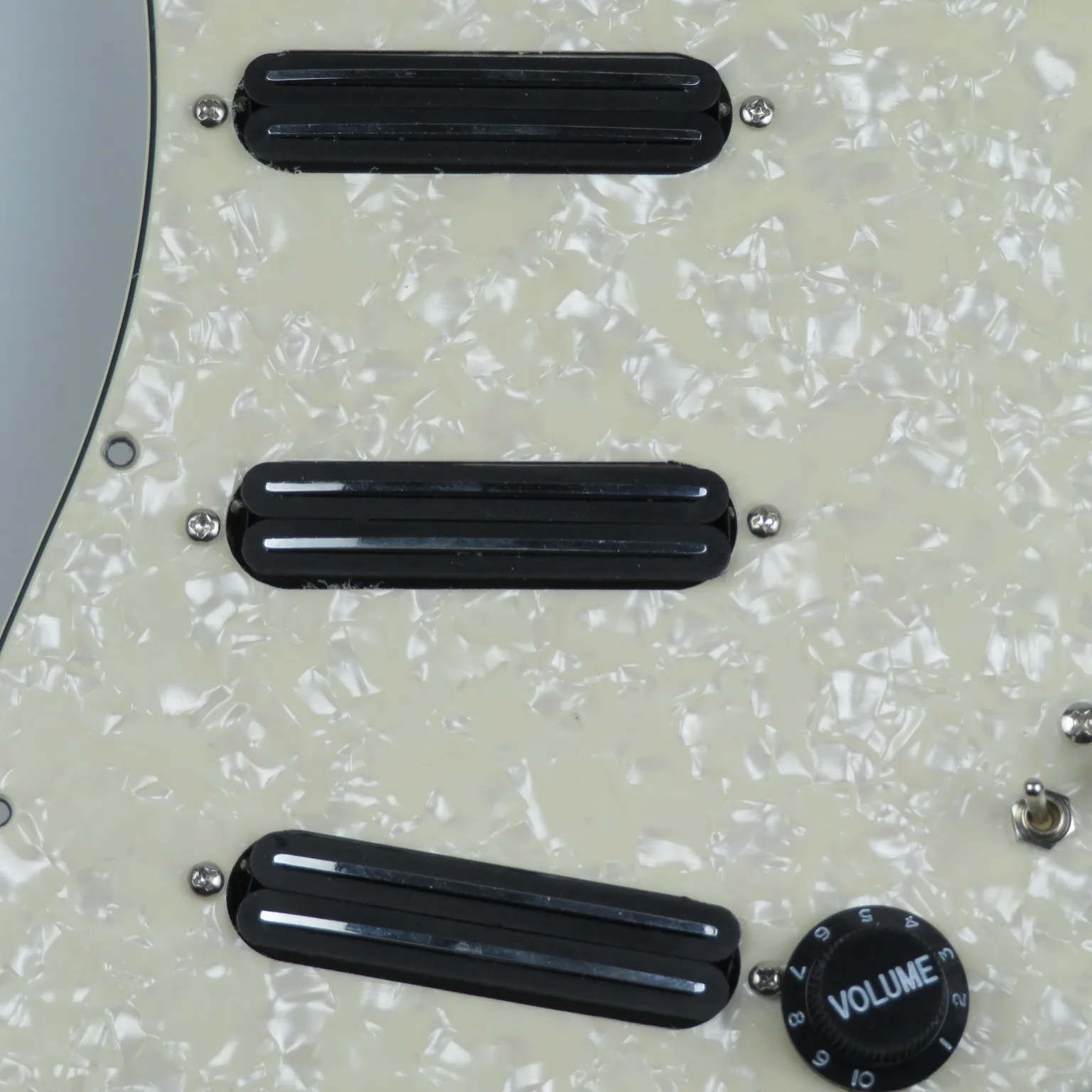 Best Offer Prewired SSS Black Rail Single Coil Loaded Cream White Pearl 3-Ply Pickguard Assembly for ST Str/at Guitar