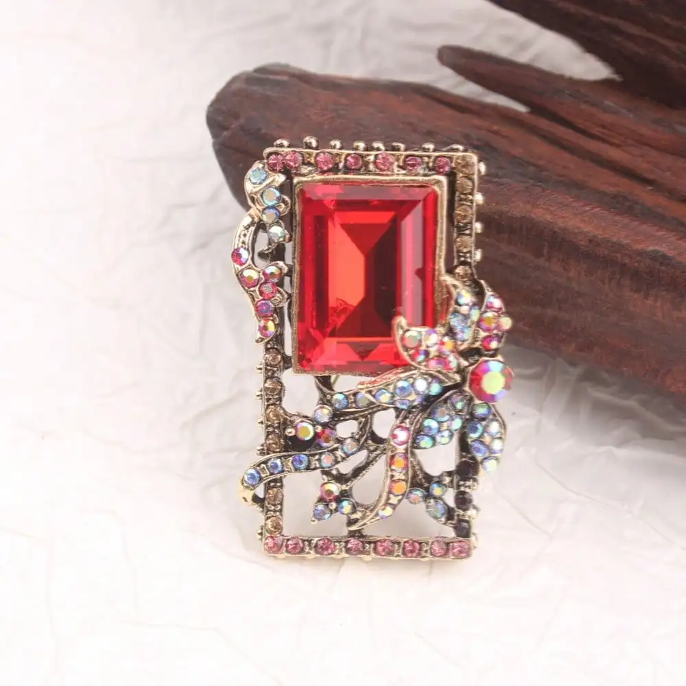 1 PCS Vintage Gold-Tone Red Crystal Brooch - Multicolor Rhinestones, Intricate Ornate Design, for Formal Occasions, Ideal Gift