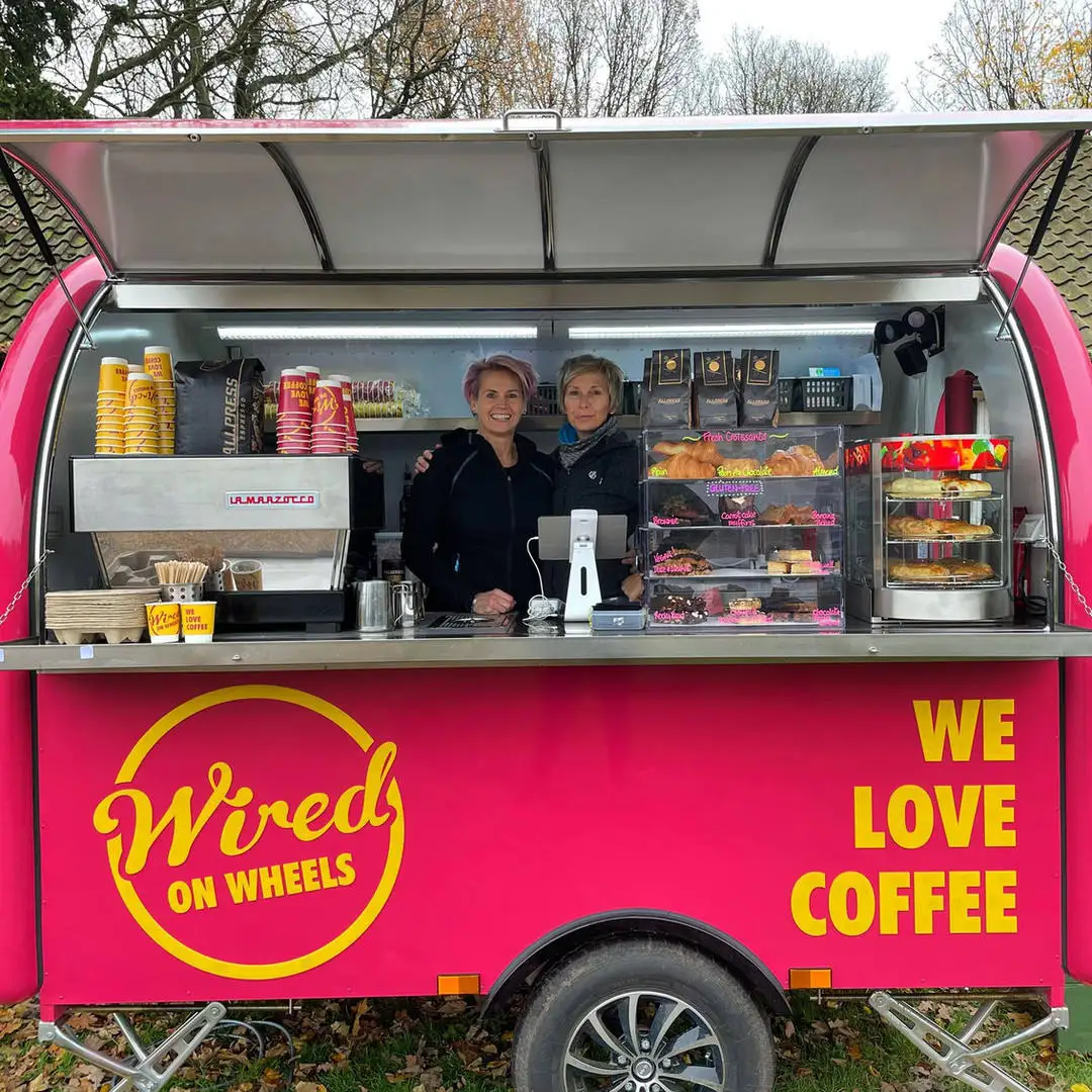 KN 220 شواء الغذاء شاحنة عربة البيتزا برغر الآيس كريم القهوة مخصص الغذاء شاحنة فان تصنيع للبيع في الولايات المتحدة الأمريكية تركيا الغذاء مقطورة