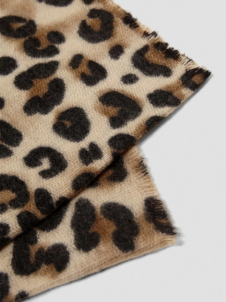 New 2024 Fashion Vintage Knitted Leopard Autumn Winter Women Scarf Headscarf Warm Pashmina Classic Soft Mujer Femme Wrap Shawl