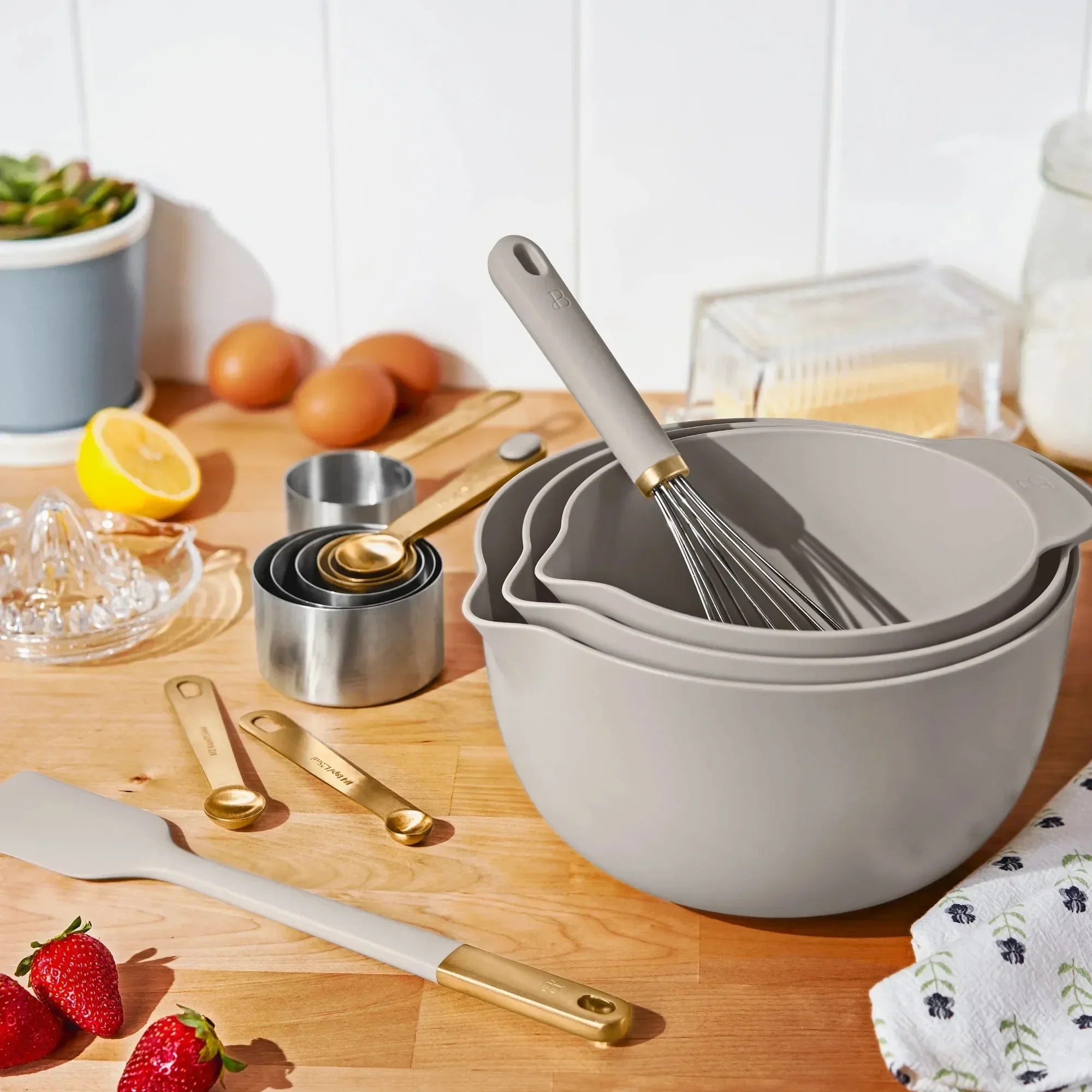 

14-Piece Baking Set, Mixing and Measuring Utensils with Cups and Spoons, Dishwasher Safe Kitchen Tool Gift