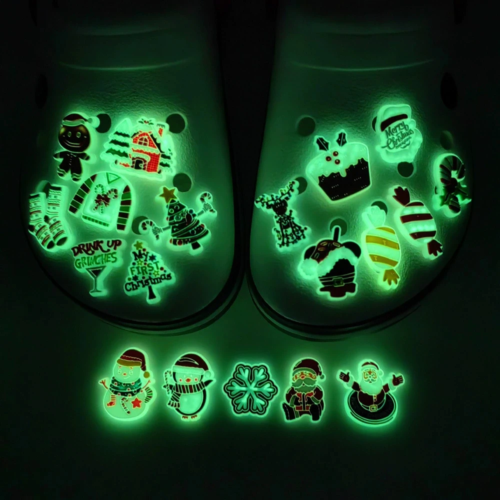 6/31PCS Christmas Santa Claus Snowman Shoe Charm Wholesale PVC Decor Buckle Clog Bag Wristband Detachable Waterproof Party Gift