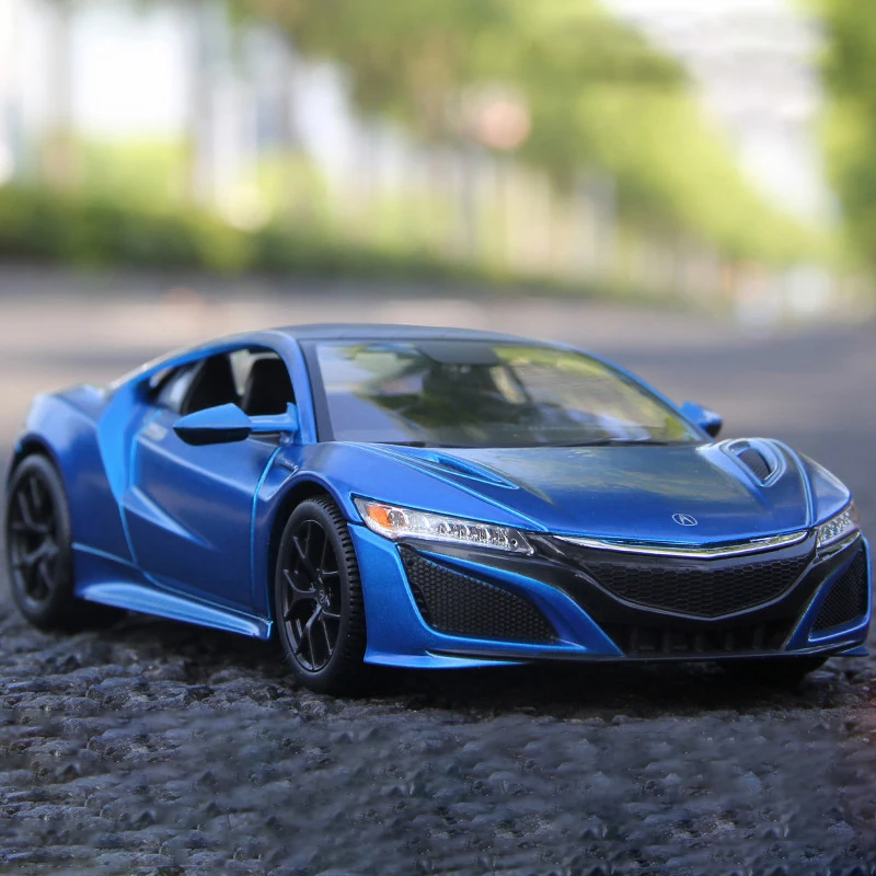 Maisto 1:24 2018 Acura NSX Sports Car High Simulation Diecast Car Metal Alloy Model Car Children\'s toys collection gifts B128