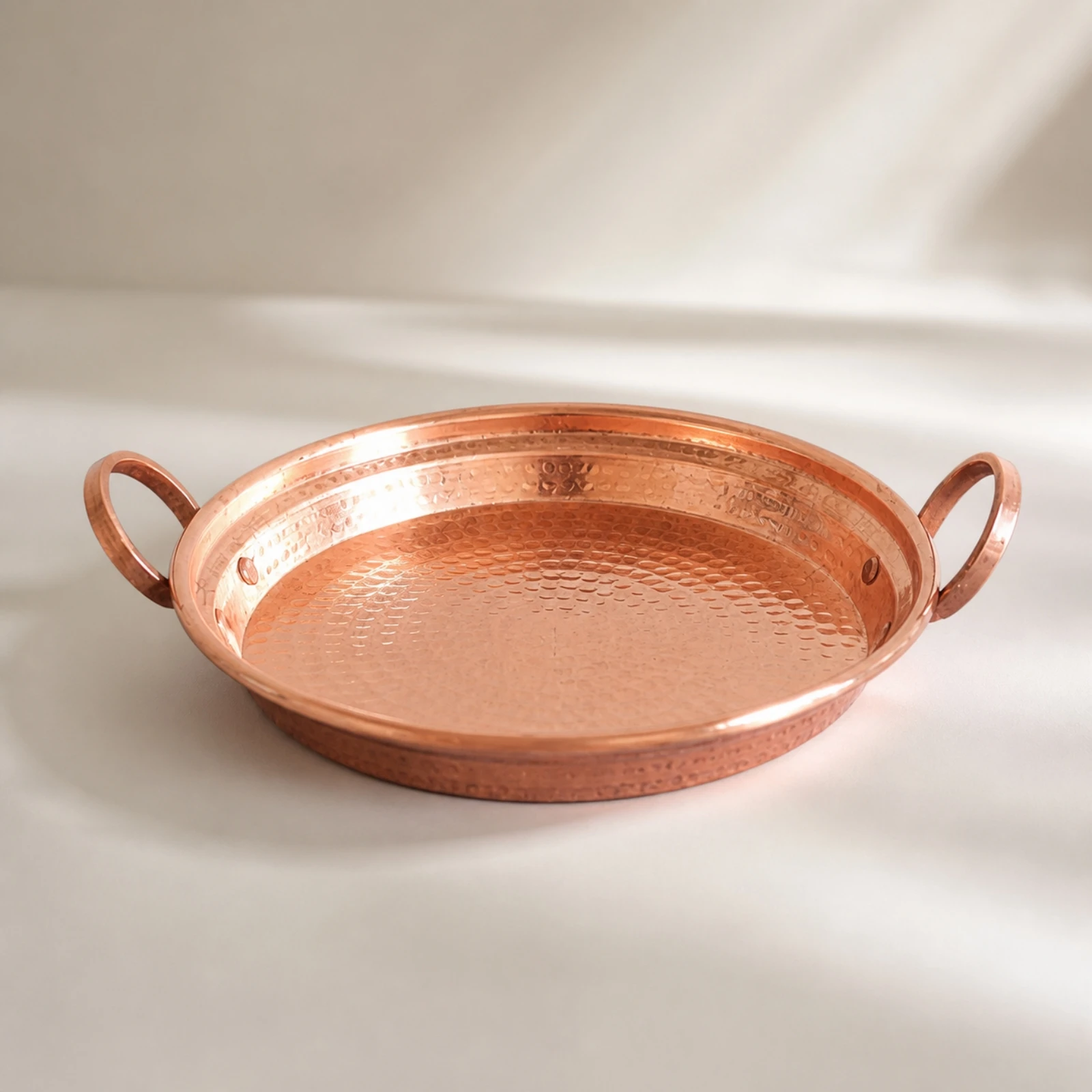 Copper Pan Shallow Pan with Loop Handles Copper Skillet Long-Lasting Cookware Easy to Clean for Home Cooks, Table Serving