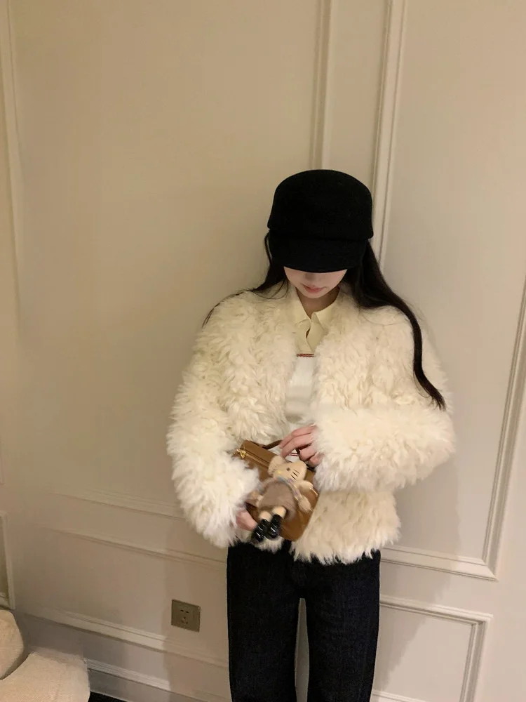 

Eco-Friendly ort Fur Coat Women's Autumn Winter White Fluffy Outerwear Inteated Leather And Fur Youth Casual Sle Long S...