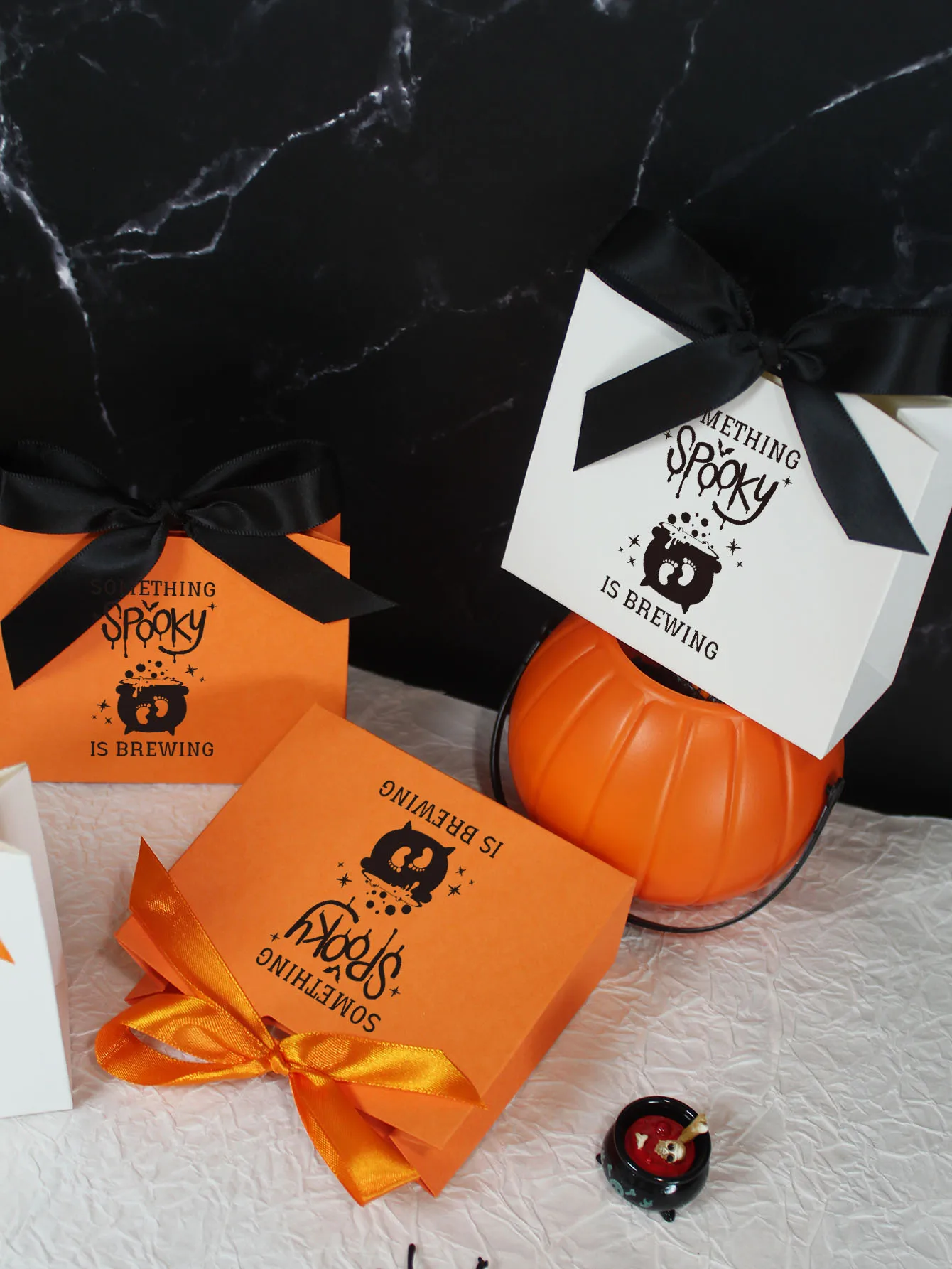 10/20/50pcs Halloween Gift Boxs Candy Halloween Cauldron Witch Bucket Jar Black Trick or treat if you don't give candy