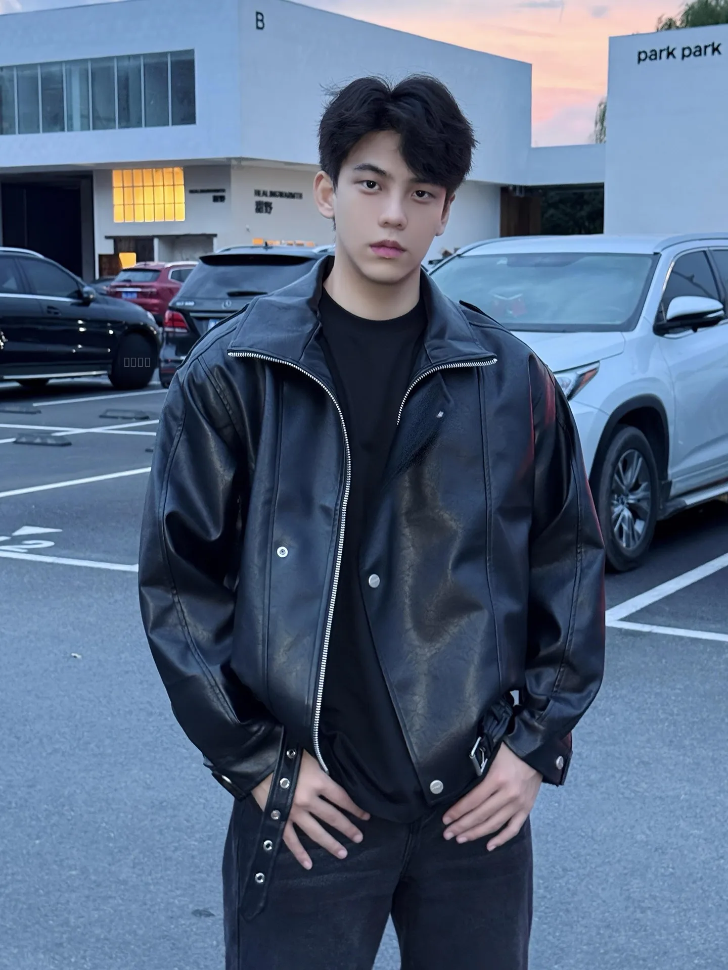 

Стильная мужская куртка из искусственной кожи в байкерском стиле, осенняя, модная, с оригинальным дизайном, для парней