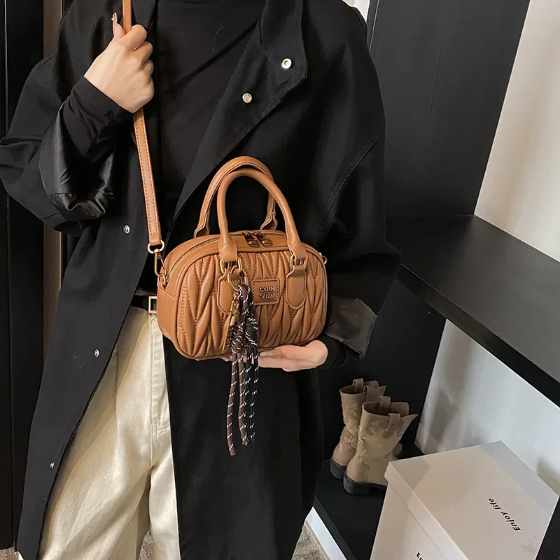 Женская сумка для боулинга 2025 года — модная мятая сумка через плечо и через плечо, модная сумка