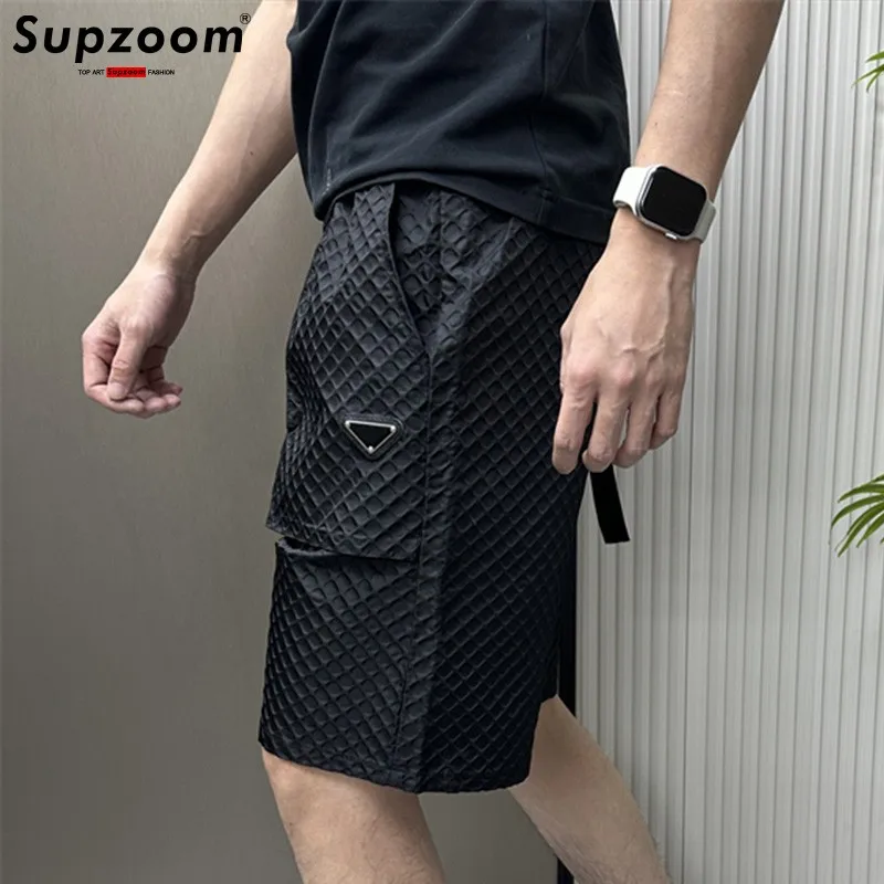 Supzoom New Arrival Top Fashion Summer Loose Casual Belt Design High Street Trendy grid Stitching Pocket Personalized Shorts Men