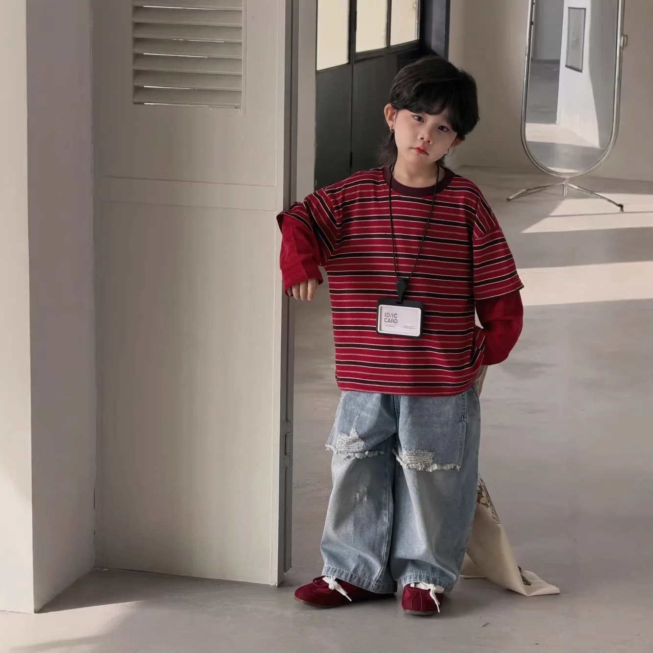 

Детская одежда для мальчиков: пуловер в корейском стиле, весна-осень 2026, новая коллекция, полосатая повседневная футболка, модный свободный лонгслив