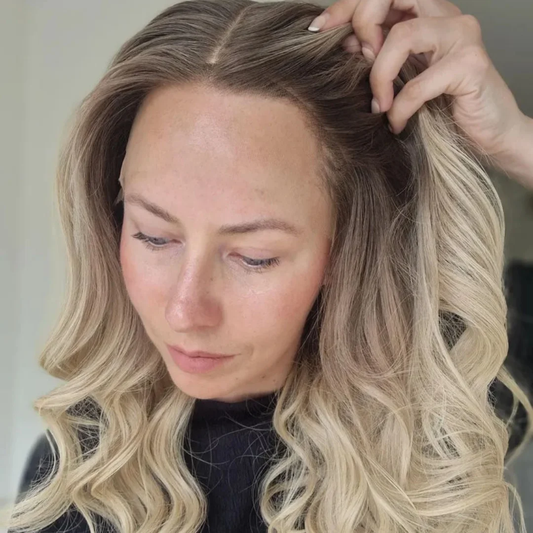 Long Light Blonde Old Money Lace Front Wig With Dark Roots Synthetic Body Wave Wig 13x4 HD Invisible Lace Wig Original Factory