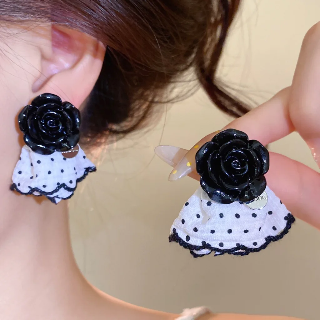 Vintage Black Rose Dangle Earrings Polka Dot Fabric Tassel Drop Earrings Sweet Gothic Elegant Women Party Fashion Ear Jewelry